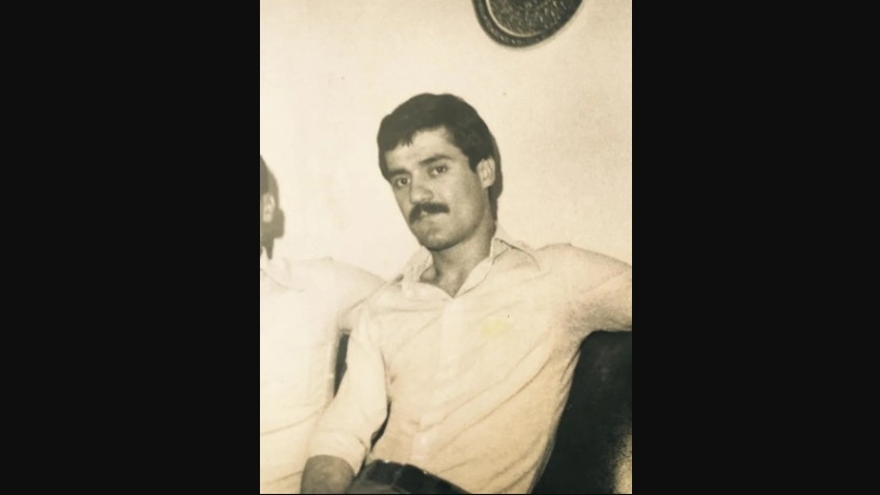 Nihat Hatipoğlu kimdir?