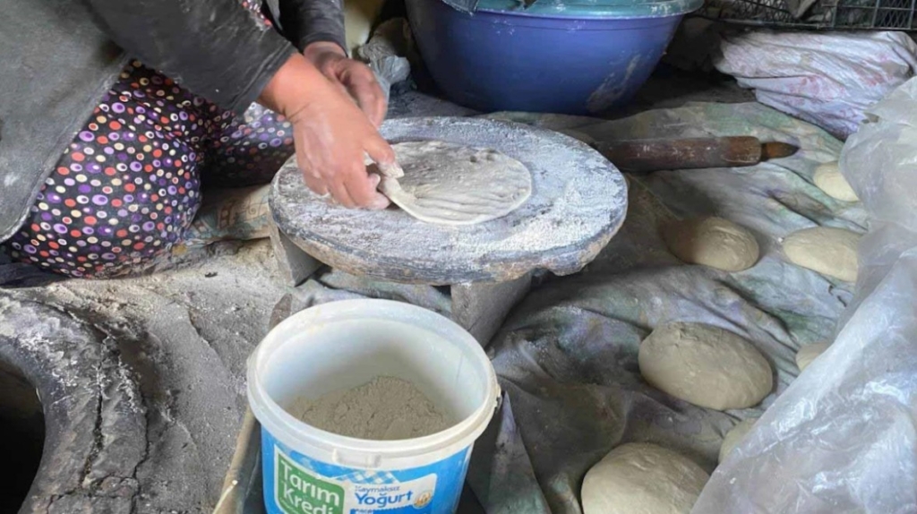  geleneksel tandır ekmeği pişirme 