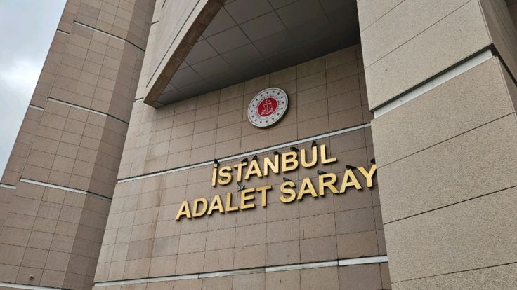 15 Ocak 2026’da hangi ünlü isimler yasaklı madde soruşturması kapsamında gözaltına alındı?