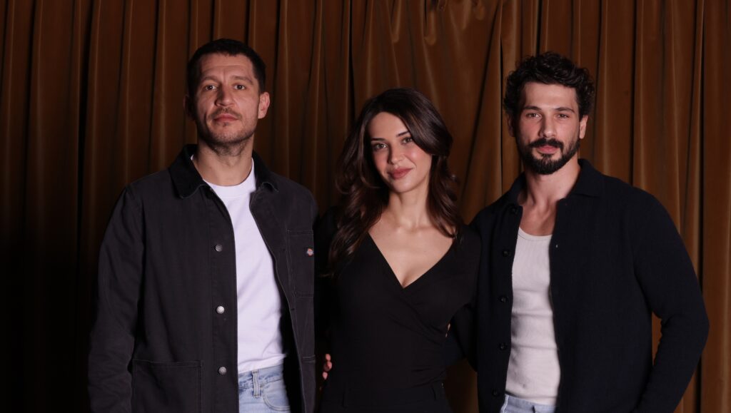 Deniz Can Aktaş oyunculuğa nasıl başladı?