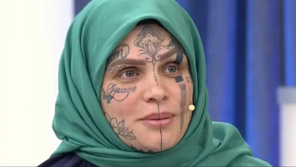 Yüzü dövmeli kadın kim ve neden gündem oldu?