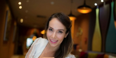 Esra Ronabar kimdir