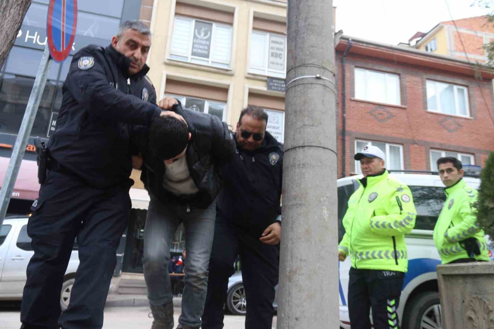 1 cocugu ve 2 genci hayattan koparan surucu tutuklandi 0 J96rbqaG
