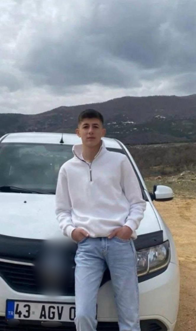 1 kisinin oldugu kazada belediye baskaninin oglu da agir yaralandi 0 N7N57LjW