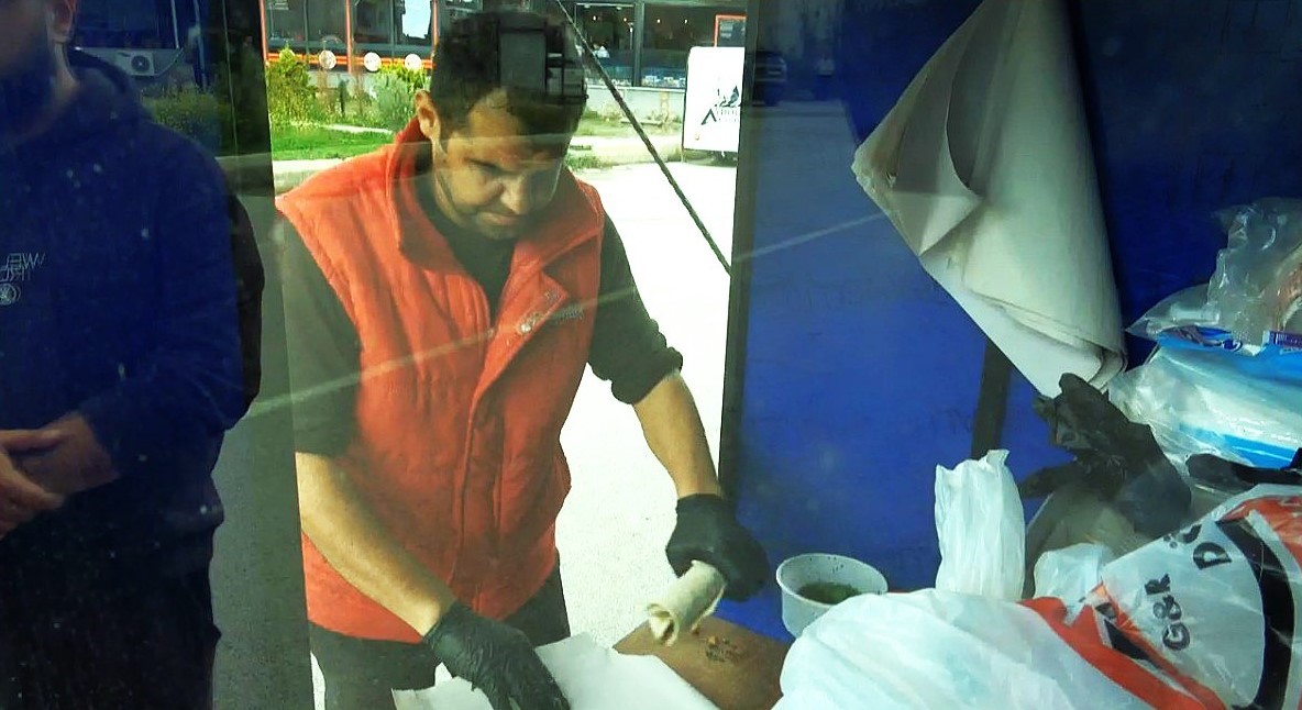 1 metrekarelik ekmek teknesiyle nohut durum lezzetini vatandasin ayagina goturuyor 4 TlSR8ICM