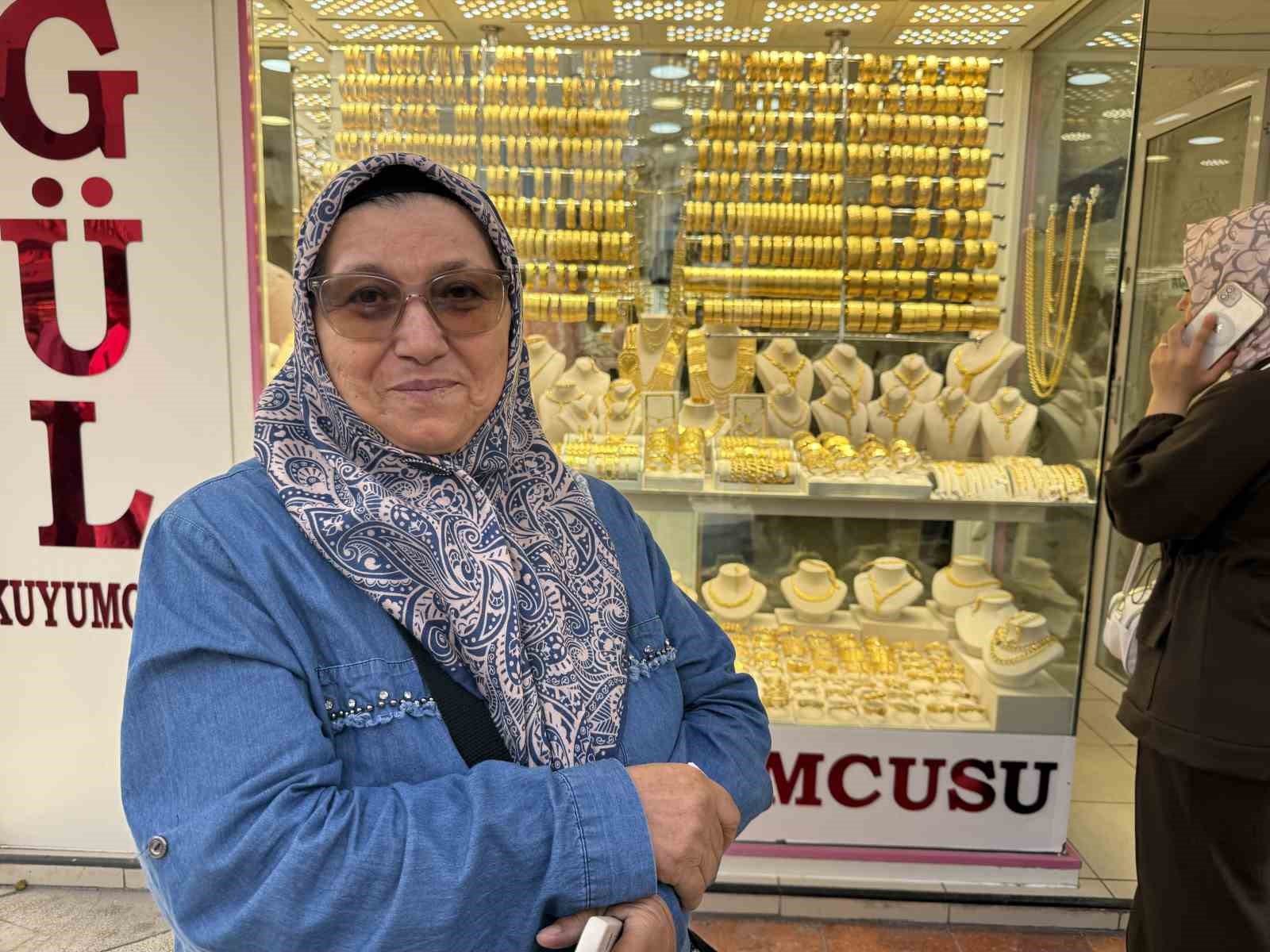 1 milyon 300 bin lira dolandırılmaktan kuyumcunun dikkati sayesinde kurtuldu 4 1 milyon 300 bin lira dolandirilmaktan kuyumcunun dikkati sayesinde kurtuldu 0