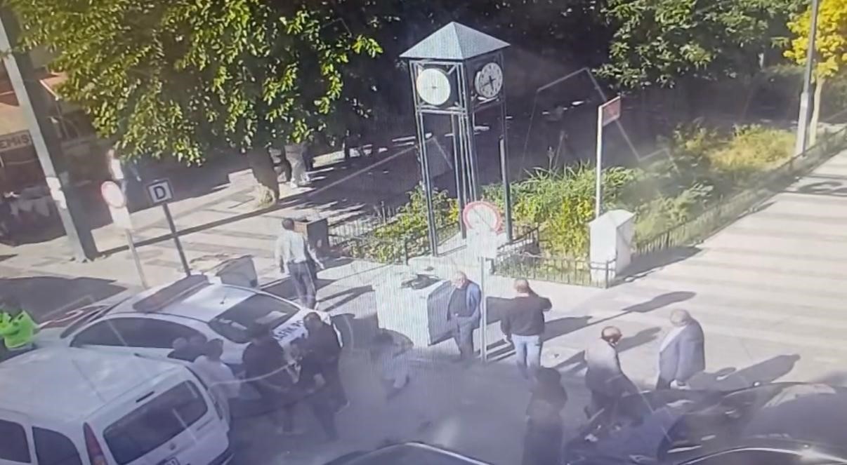 1 milyon liralık dolandırıcılık girişimi güvenlik kamerasına böyle yansıdı 4 1 milyon liralik dolandiricilik girisimi guvenlik kamerasina boyle yansidi 0 gRKmsjkH