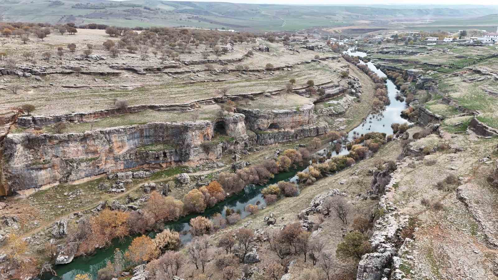 1 milyon yil once olusumu tamamlandigi degerlendirilen buzul vadisi goruntulendi 2 4j63jbtP