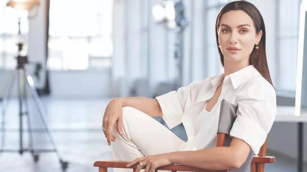Birce Akalay hangi dizilerle yıldızını parlatı?