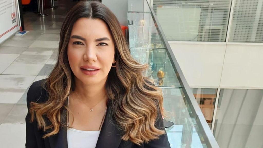 Fulya öztürk kimdir?