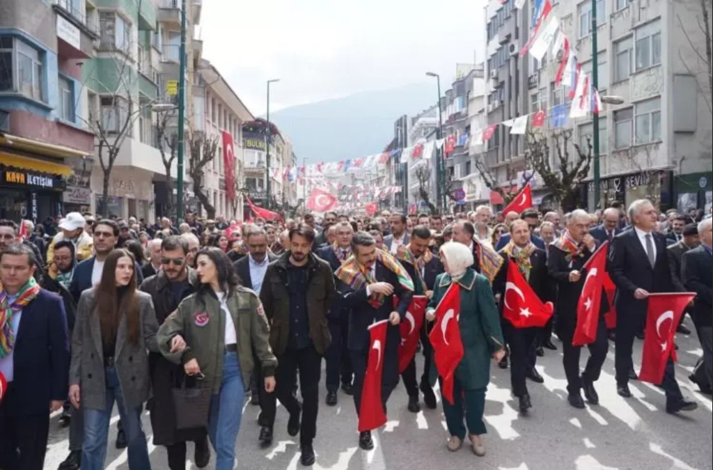 Kuruluş Orhan Bursa Sokaklarında nasıl bir coşku yarattı?