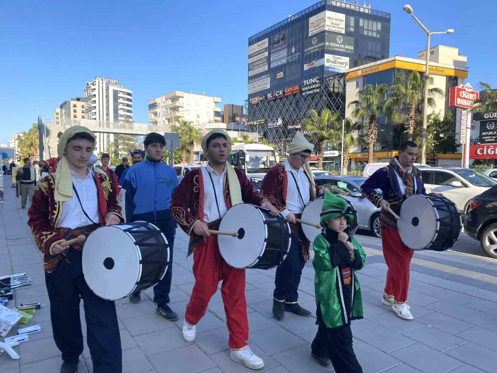 10 bin kisi deniz kenarinda iftarda bulustu 5 eYtUOhEe