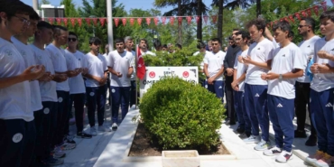 10-omer-halisdemir-bisiklet-turu-tamamlandi-Cn9H14kO.jpg