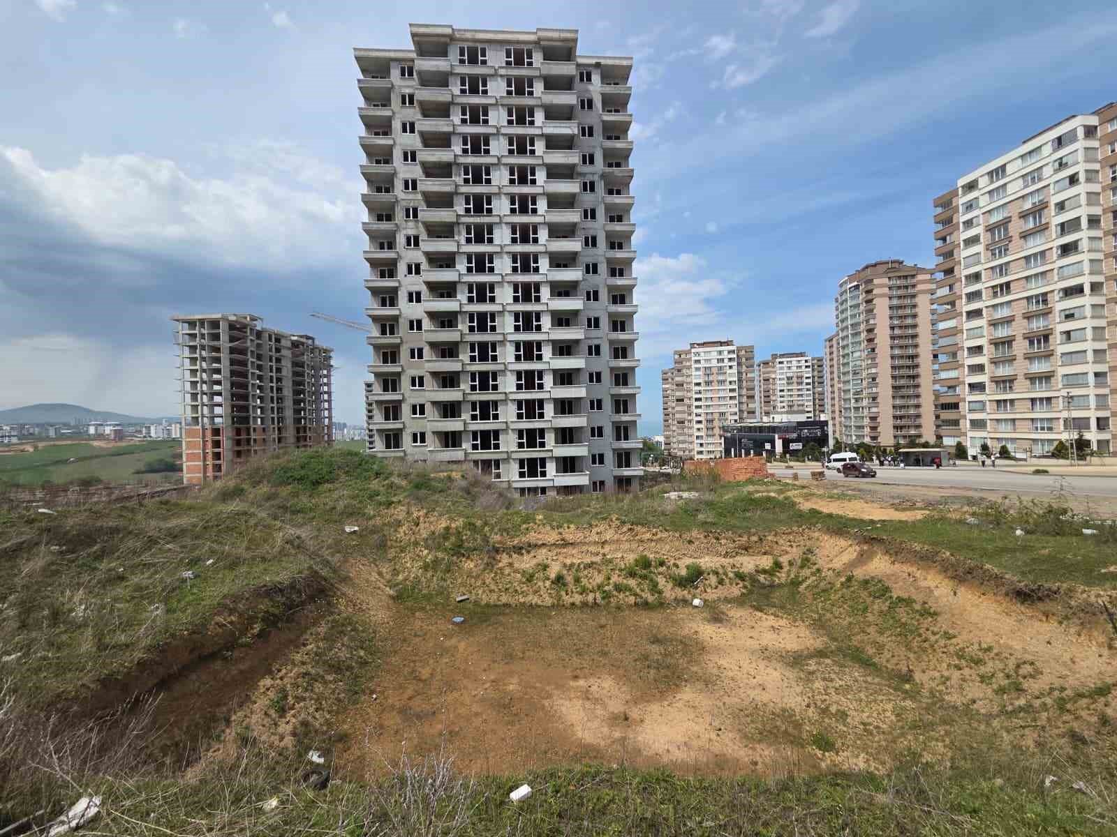 10 yildir tamamlanamayan 543 dairelik sitede karadeniz fikrasi gibi durum tapu var bina yok irFzGf3N