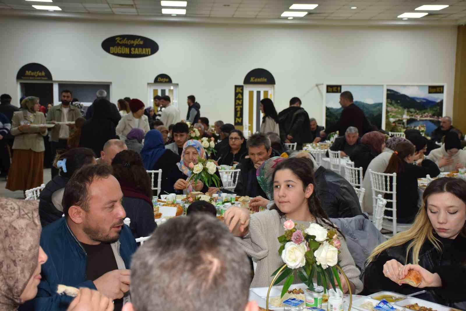 10 yillik akraba iftari gelenegi 500 kisilik katilimla gerceklesti 4 QIdqsegD