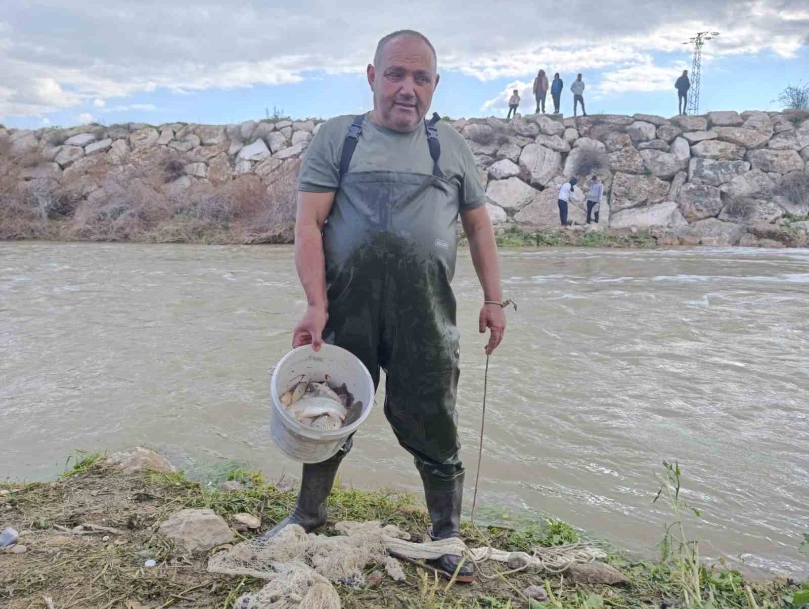 10 yillik kurakligin hakim oldugu cayda balik avladilar 0 TzunuMGA