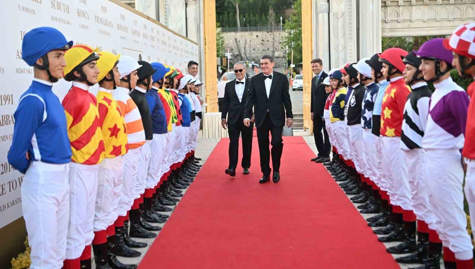 100 gazi kosusu resepsiyonunda gorkemli kutlama 1 yChebSR3
