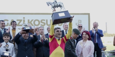 100-gazi-kosusunda-oduller-sahiplerini-buldu-KLMry4nE.jpg