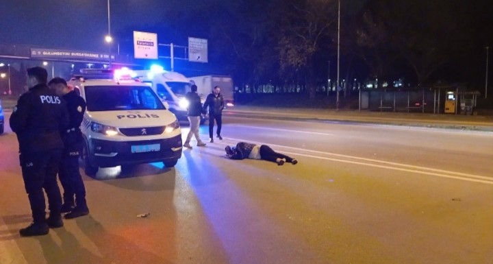 100 metre ilerideki ust gecidi kullanmadi canindan oluyordu 0 vS9z8iFZ