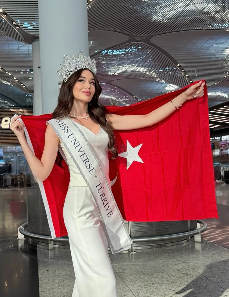 Türkiye’nin gururu Ceren Arslan Miss Universe 2025 yolcusu! 