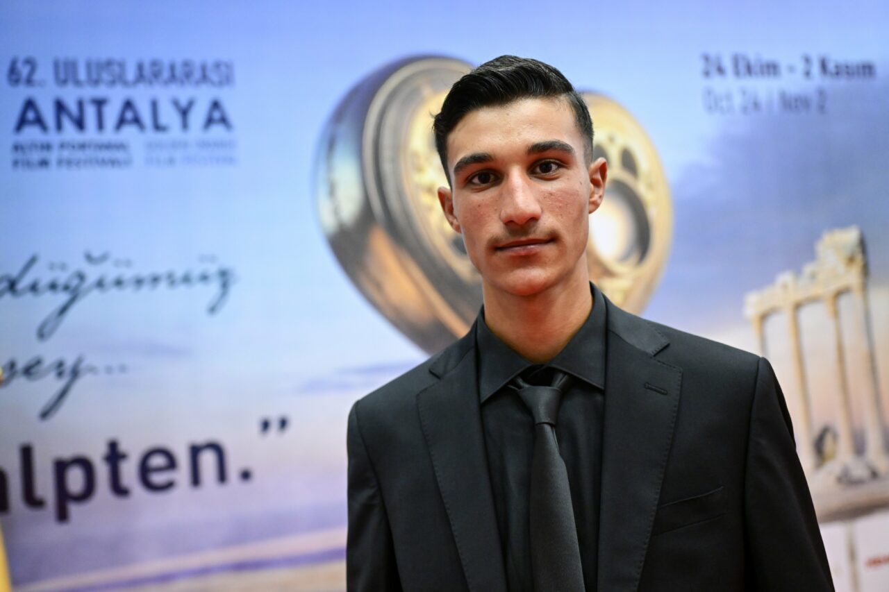 Sosyal medya kullanıcılarının Yerli John Wick dediği yarışmacı kısa sürede viral oldu.