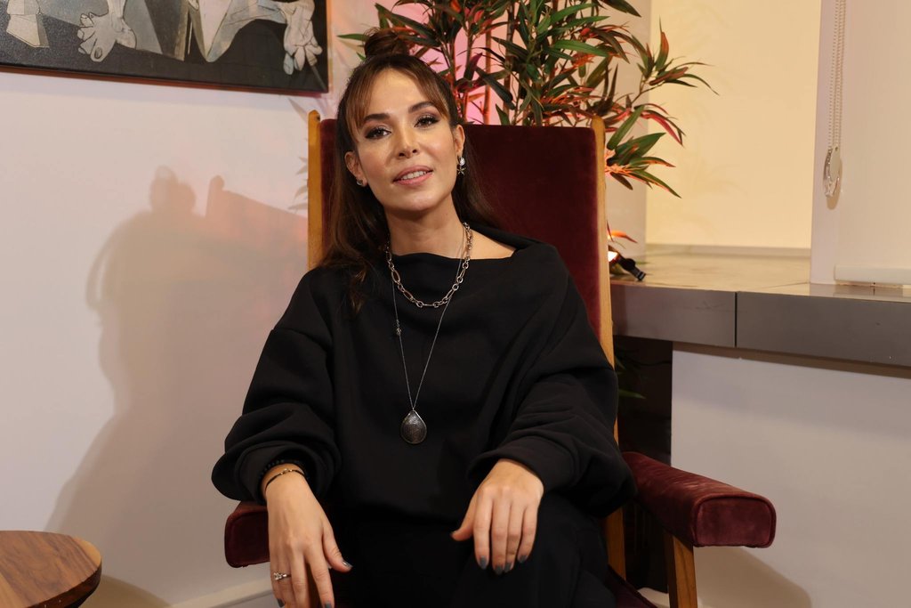 Esra Ronabar hangi dizilerde oynadı?