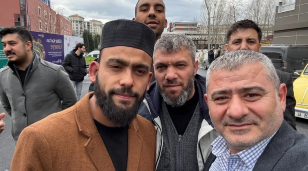 Celal Karatüre kimdir? “Kabe’de Hacılar Hu Der Allah” videosuyla ünlenen isim nereli, nasıl meşhur oldu? 13 Celal Karatüre nasıl ünlü oldu?