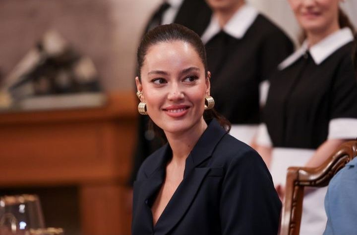  Pelin Akil ve Anıl Altan’dan Porto’da Sürpriz Aile Kareleri”