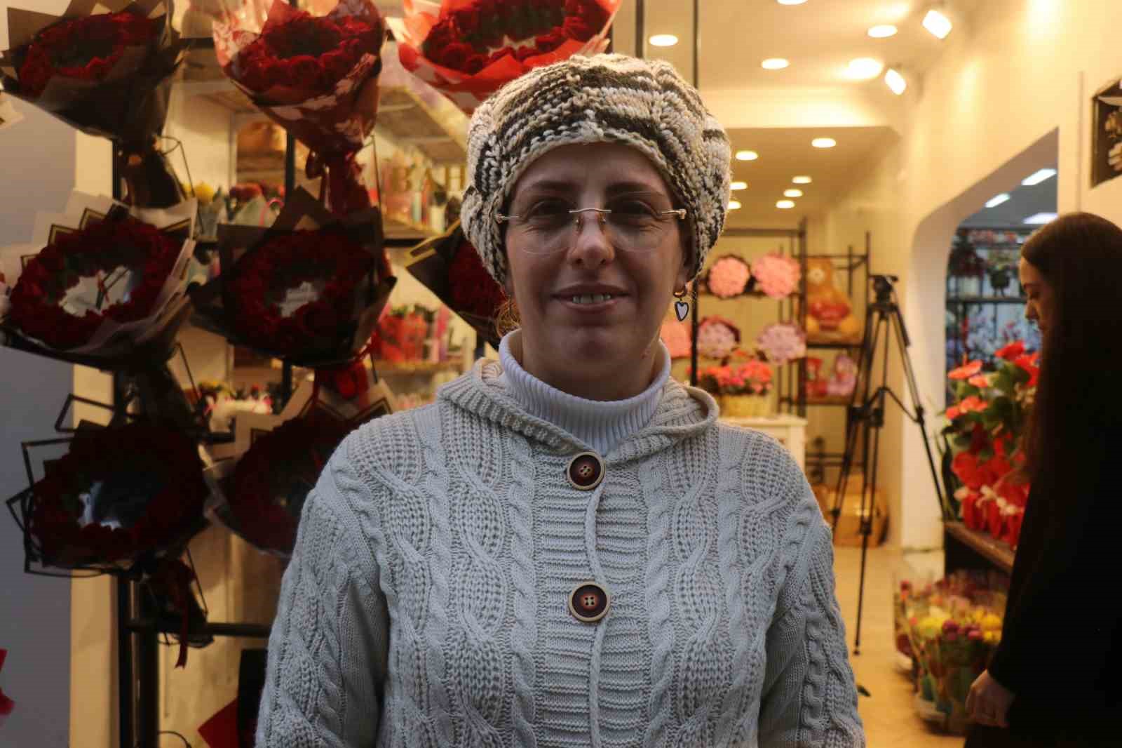 11 kez istedim 11incide aldim dedi 26 yillik askini gul ile taclandirdi 6 mUQHQtPE
