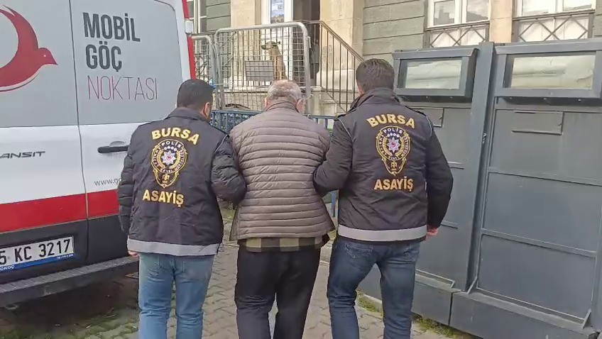 11 yil kacti 9 estetikle yeni yuz yapti yeni hayat kurup yillarca maasla calisan d39kDJEK