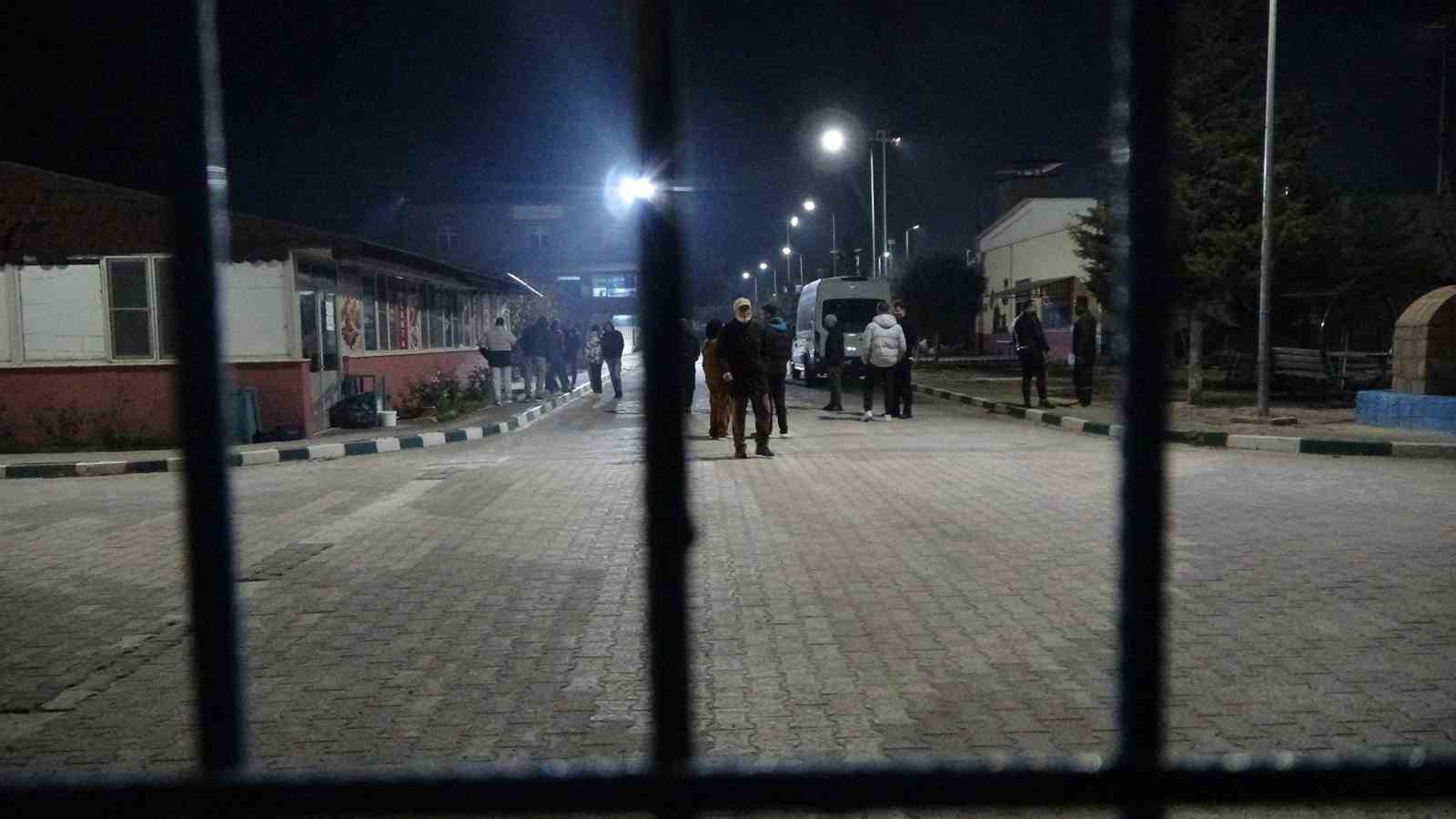 11.Yargı Paketi’nin Resmi Gazete’de yayımlanmasının ardından Kilis’te tahliyeler başladı 4 11yargi paketinin resmi gazetede yayimlanmasinin ardindan kiliste tahliyeler basladi 0 Zlr7DeKa