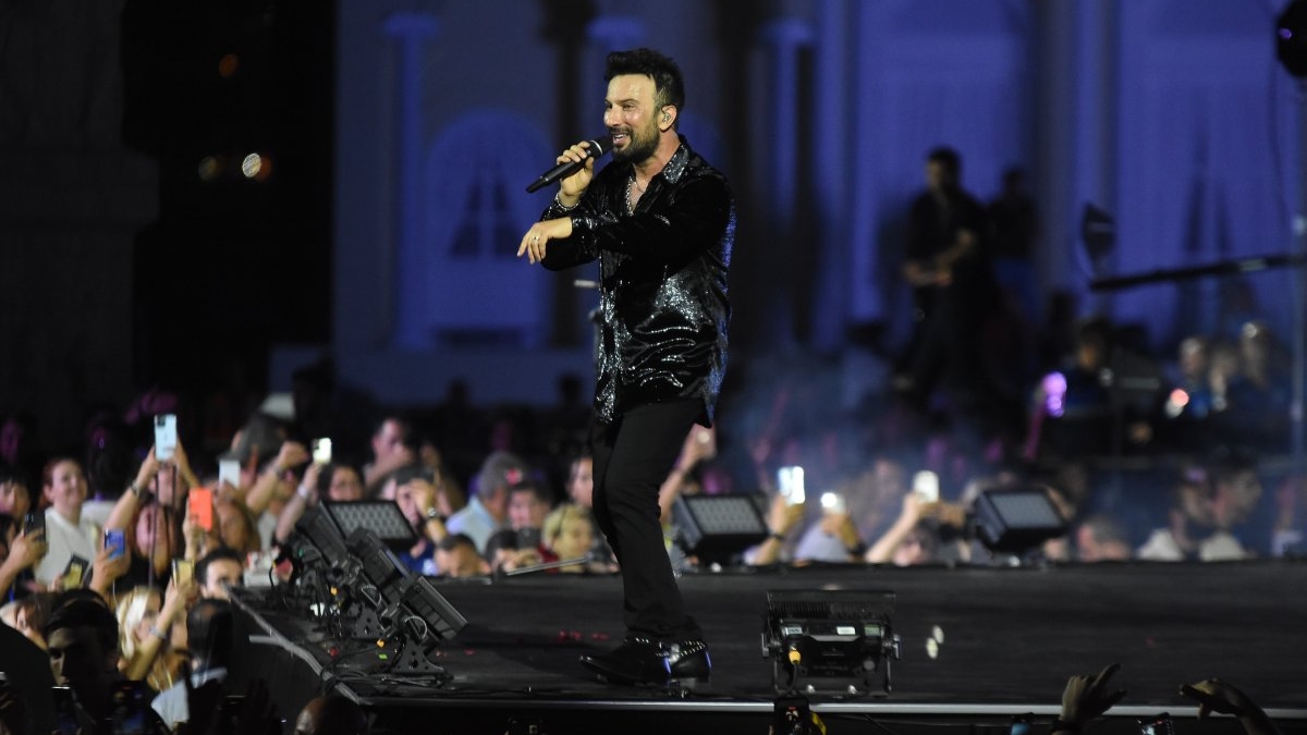Tarkan sahnede nasıl bir performans sergiliyor?