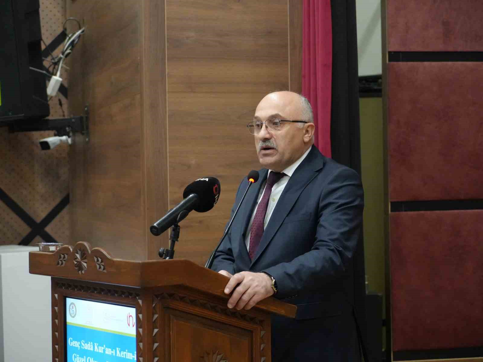 12 farklı ildeki öğrenciler Kur’an-ı Kerim’i en güzel okuyabilmek için yarıştı 12 12 farkli ildeki ogrenciler kuran i kerimi en guzel okuyabilmek icin yaristi 8 uUNkiNNj
