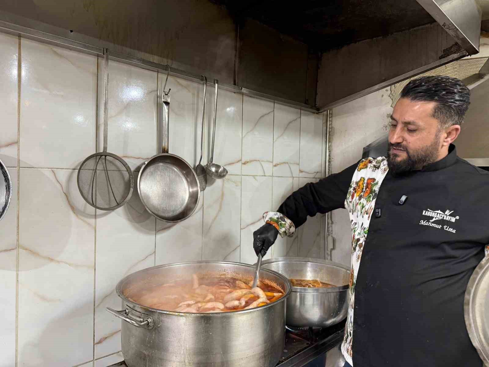 12 metrelik mumbar dolmasiyla mardin mutfagina dikkat cektiler 5 hPFWJ9eP