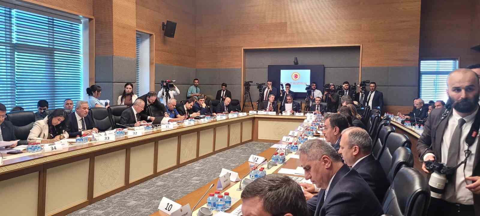 12 yargi paketi adalet komisyonunda 1 Df3tWeTF
