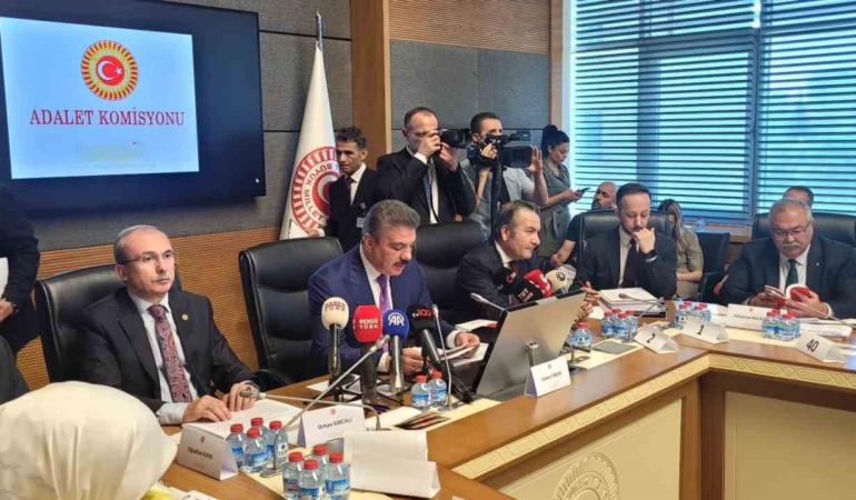 12-yargi-paketi-adalet-komisyonunda-gCC9FP1n.jpg