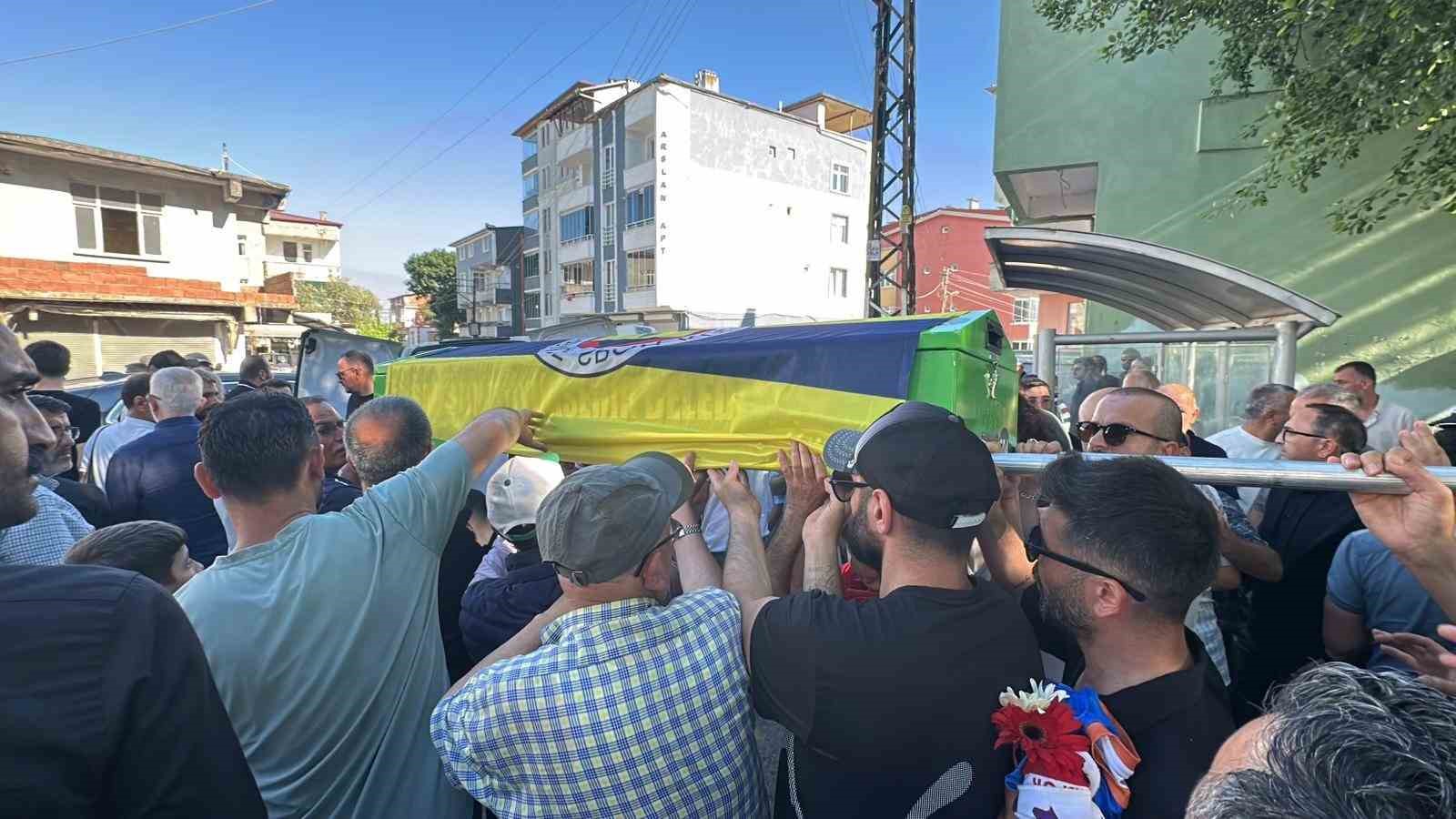 12 yasindaki cocugun hayatini kaybettigi feci kaza kamerada gozyaslariyla ugurlandi 2 O8q5V3g4