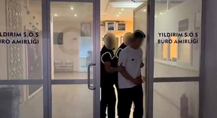 12 yıl 6 ay hapis cezasıyla aranıyordu, kovalamaca sonrası yakalandı 5 12 yil 6 ay hapis cezasiyla araniyordu kovalamaca sonrasi yakalandi 1 gpwg6HWb