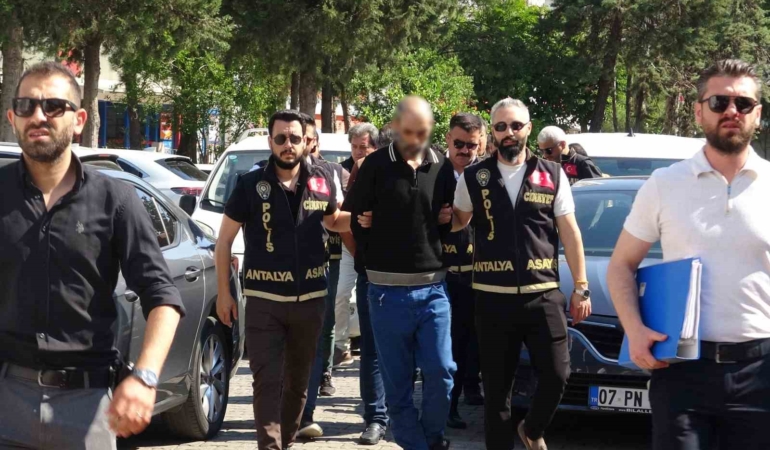 12-yil-sonra-aydinlanan-cinayetin-suphelileri-adliyeye-sevk-edildi-tBmqKy6H.jpg