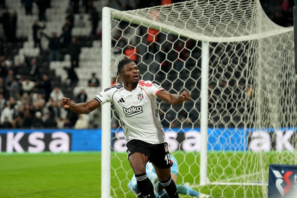 Beşiktaş’ın galibiyeti sonrası El Bilal Toure’den dikkat çeken mesaj 5 BEŞİKTAŞ