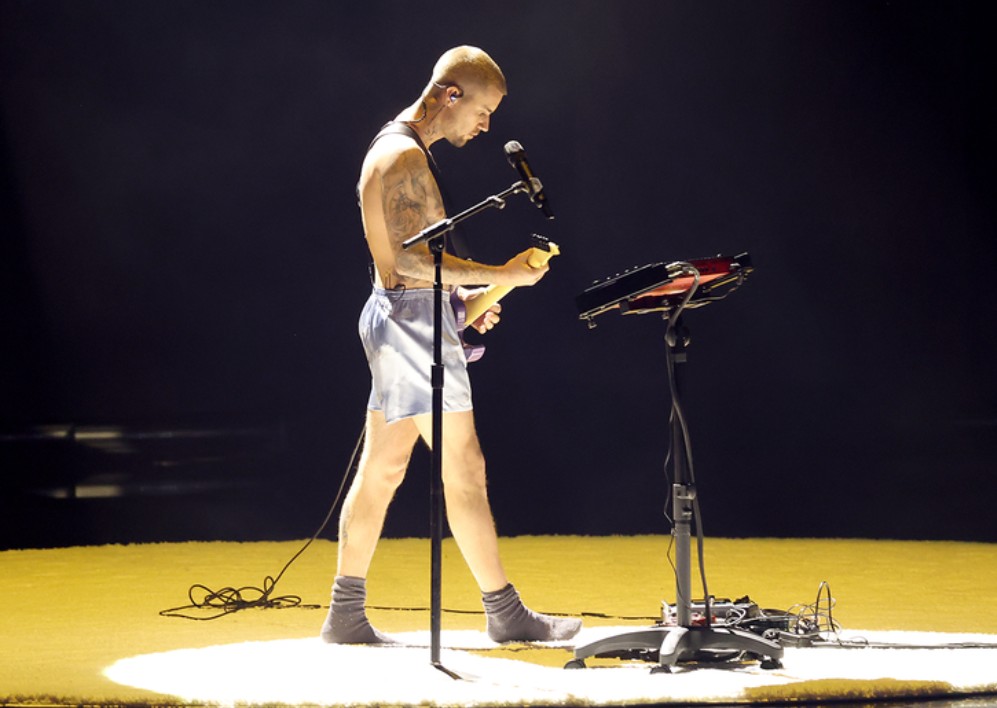 Justin bieber’ın sahne tarzı moda dünyasını nasıl etkiledi?