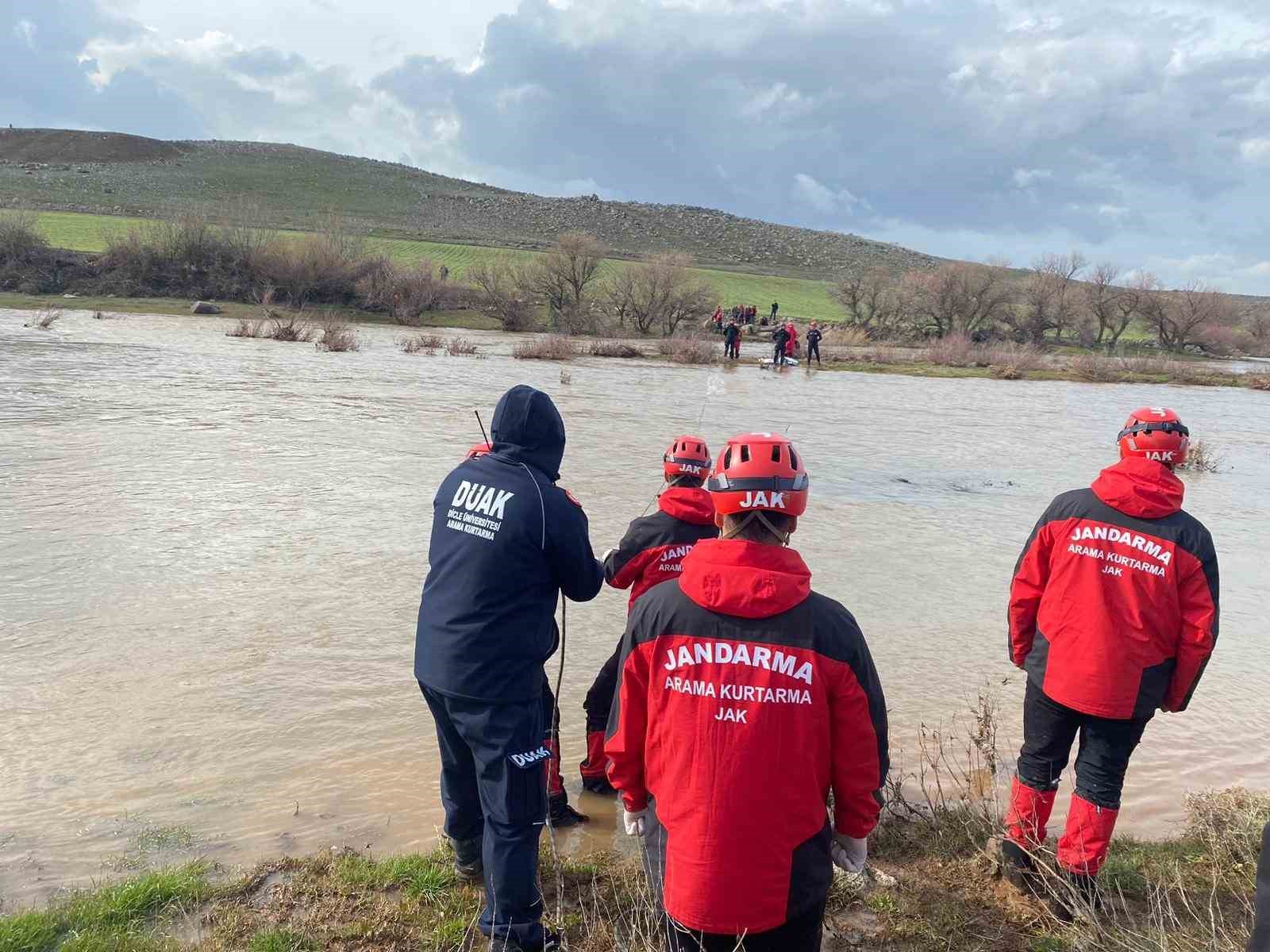 13 gundur aranan kadinin cansiz bedeni bulundu 1