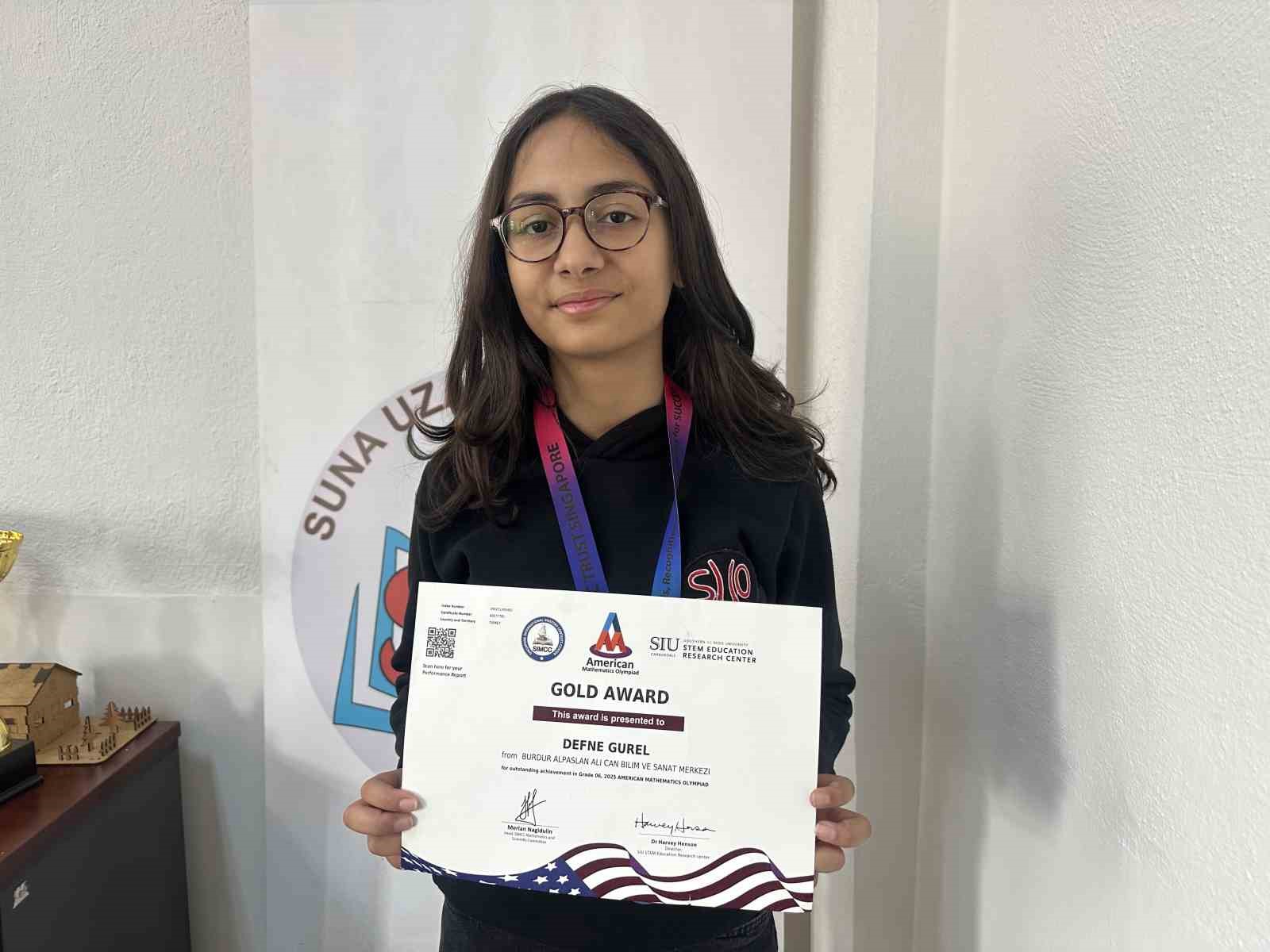 13 yaşındaki Defne Güler Amerikan Matematik Olimpiyatları’nda altın madalya kazandı 6 13 yasindaki defne guler amerikan matematik olimpiyatlarinda altin madalya kazandi 2 spLunEZ3