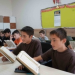 13-yasindaki-ikiz-kardesler-birlikte-kuran-i-kerimi-ezberleyerek-hafiz-oldu-kA9vhxhO.jpg