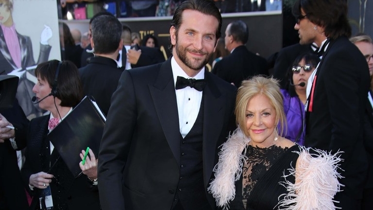 Başarılı aktör Bradley Cooper’ın annesi hangi türk dizisini izliyor ?