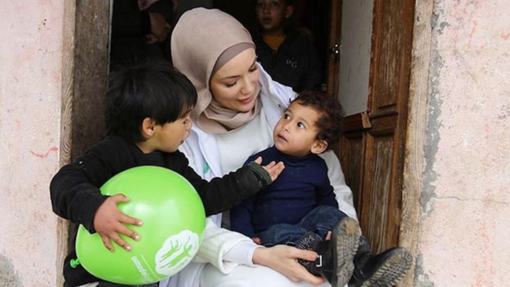 Gamze özçelik kimdir ve yardım faaliyetleri nerelerde sürüyor?
