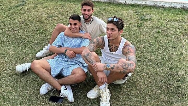 emirhan çakal Özel hayatı merak ediliyor mu?
