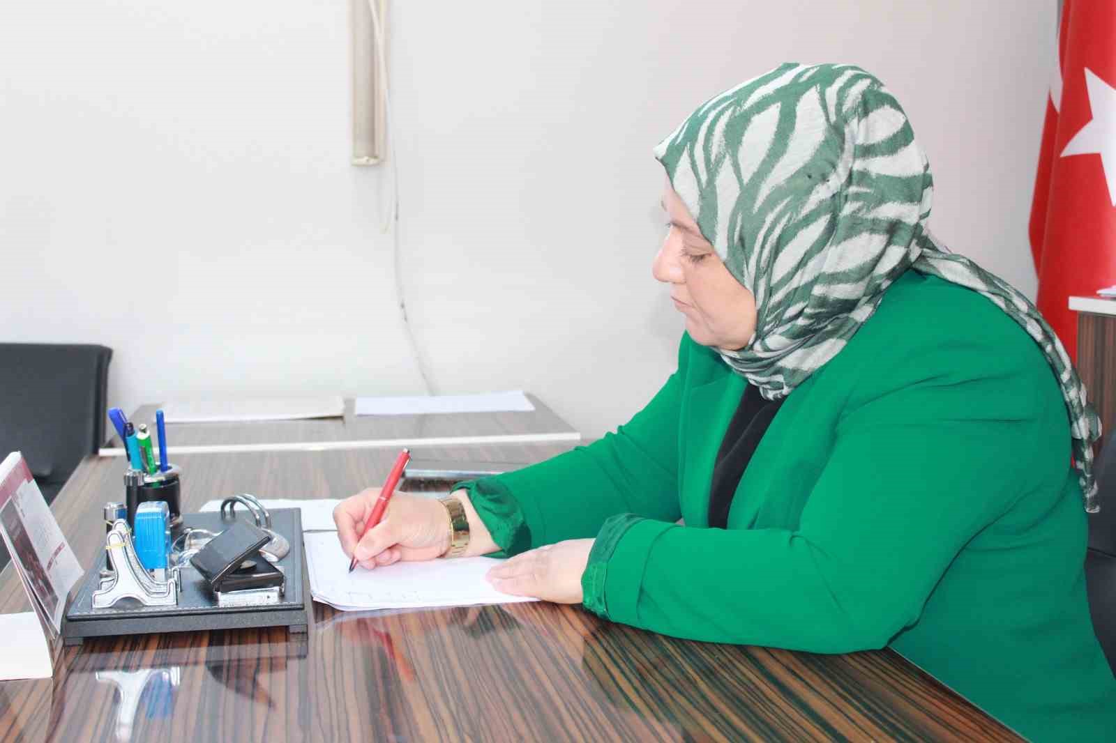14 erkek adayi geride birakmisti kadin muhtar muhtarligin kapisini kapali gordukten sonra muhtar olmaya JRAtVtIv