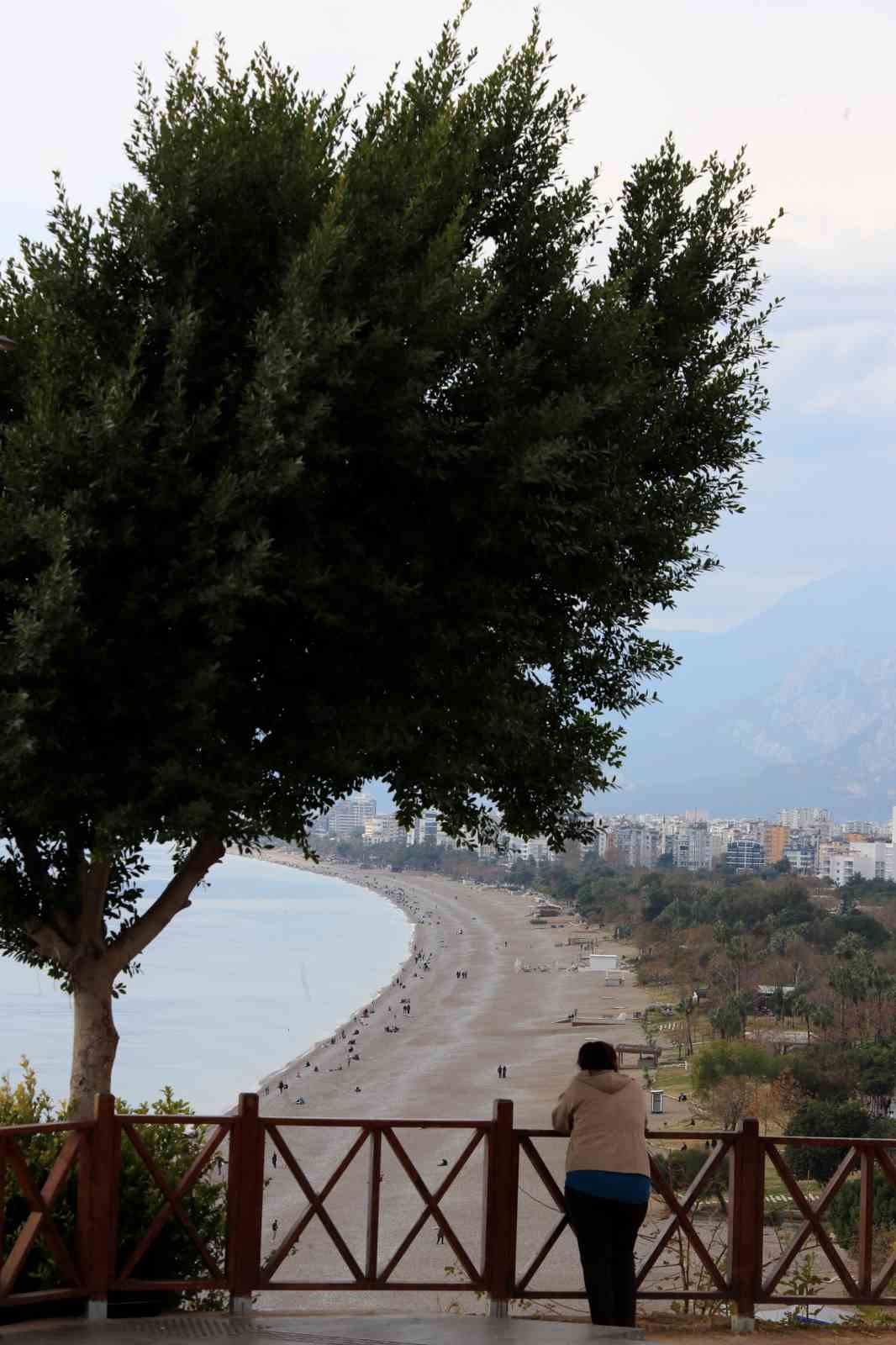 14 ilde sari kod uyarisi verilirken antalyada bahar havasi yasandi 10 5LWezElQ