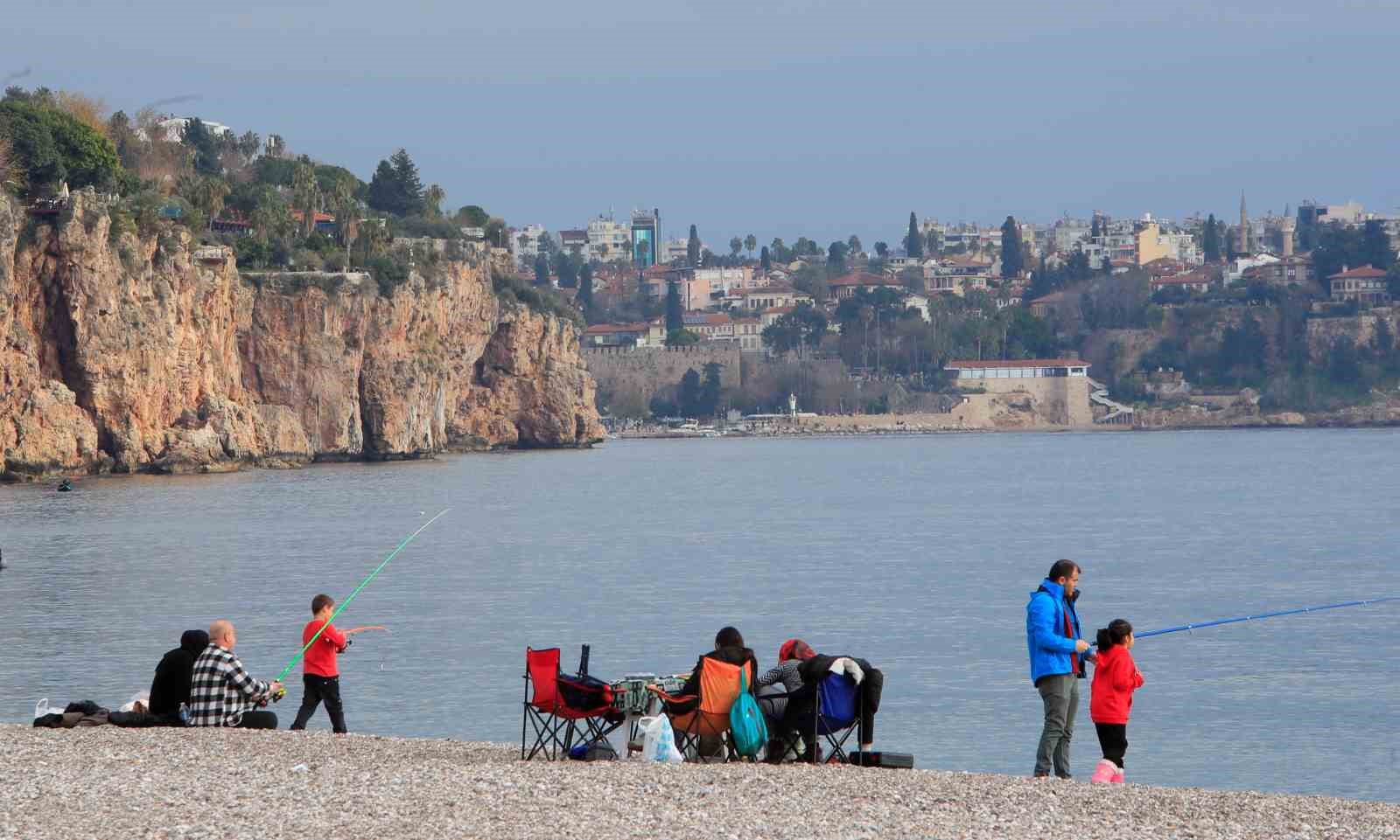 14 ilde sari kod uyarisi verilirken antalyada bahar havasi yasandi 7 EUBvsaVy
